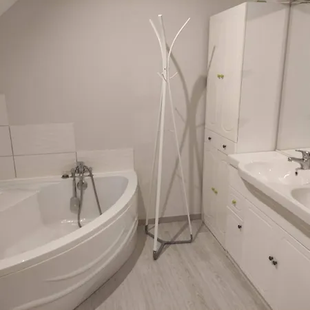 Maison Proche Gare Avec Exterieur بيت للعطل *