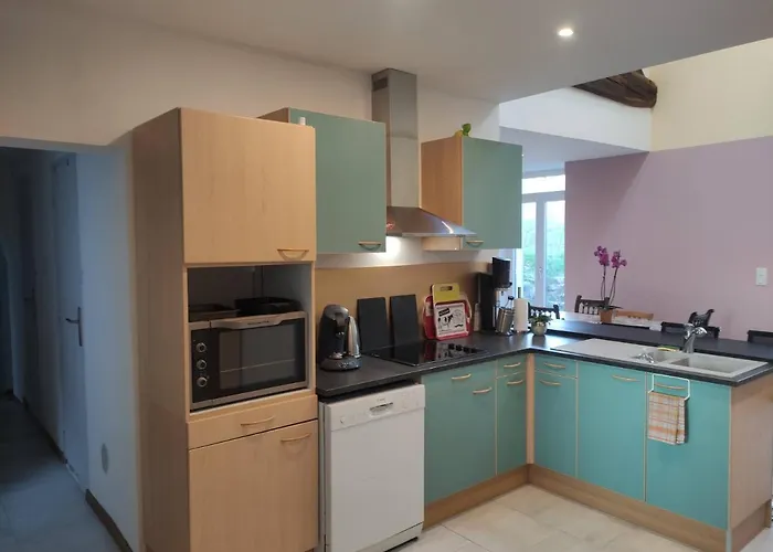 Maison Proche Gare Avec Exterieur Neufchateau